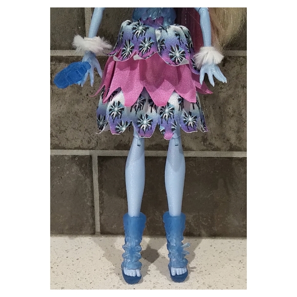 Monster High Doll Abbey Bominable - Dot Dead Gorgeous - G1 - 2012 - Picture 3 of 5
